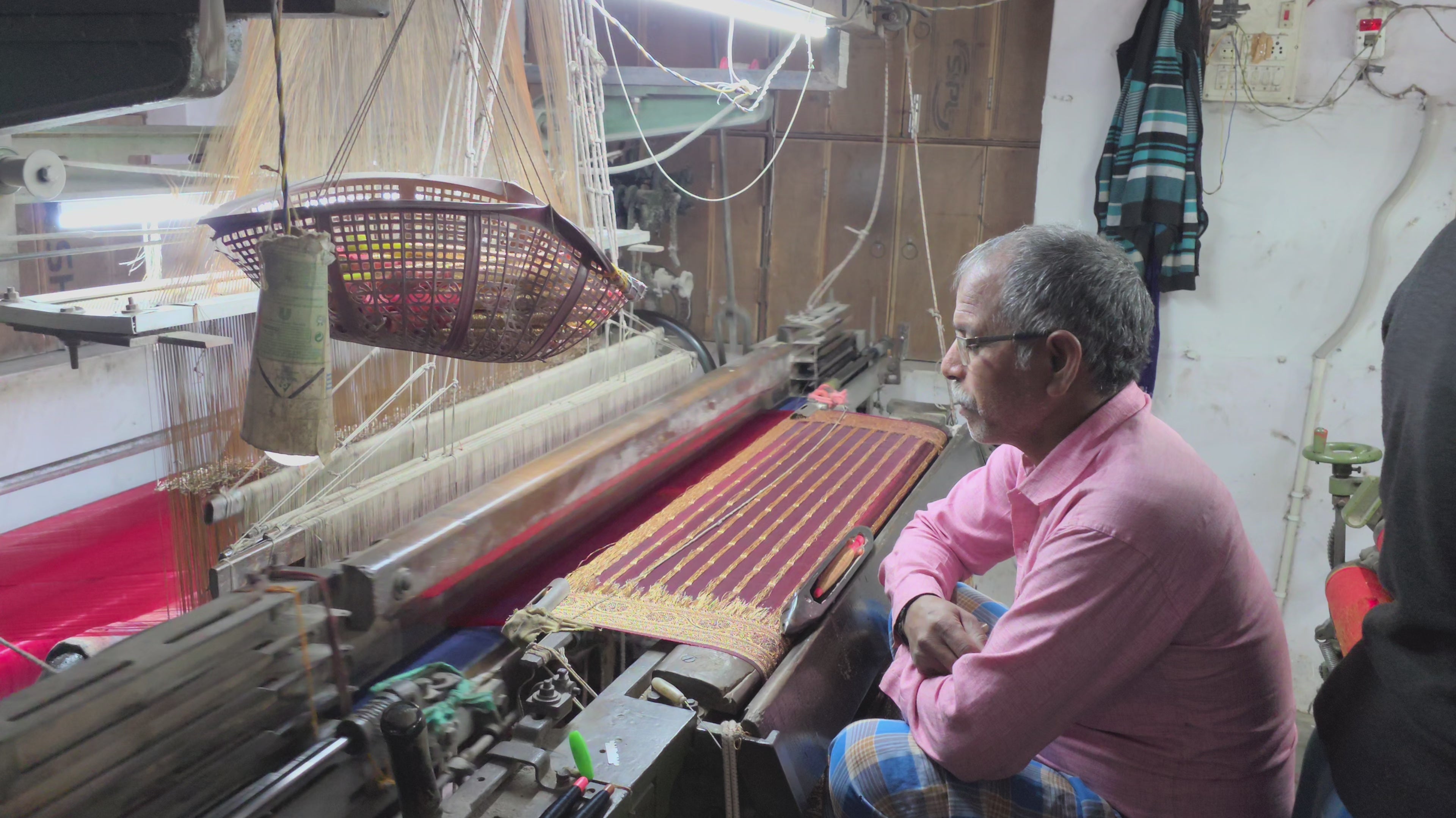 How kargar make a fully finished banarasi saree 