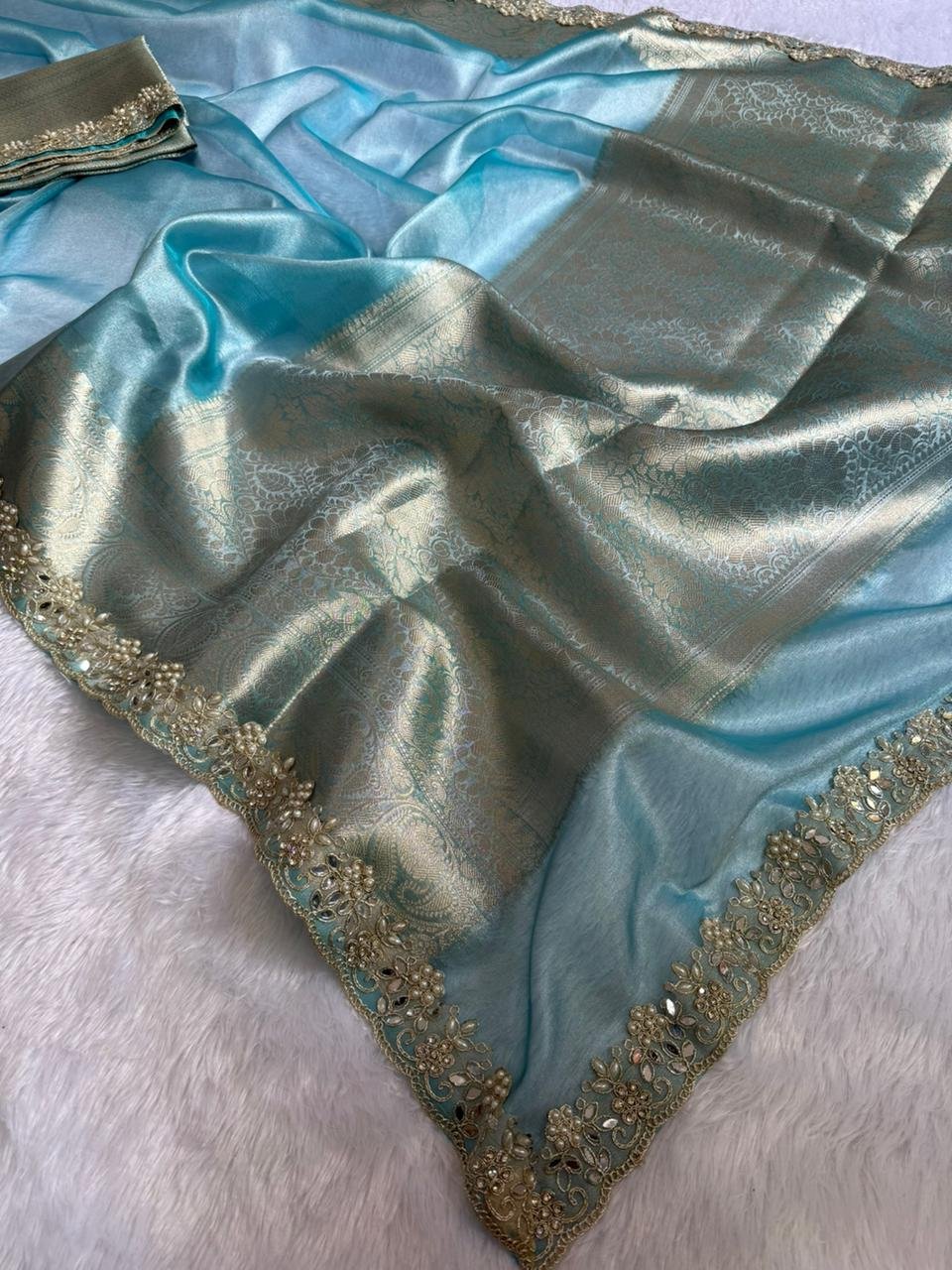 Neel Kamala Golden Tissue Saree