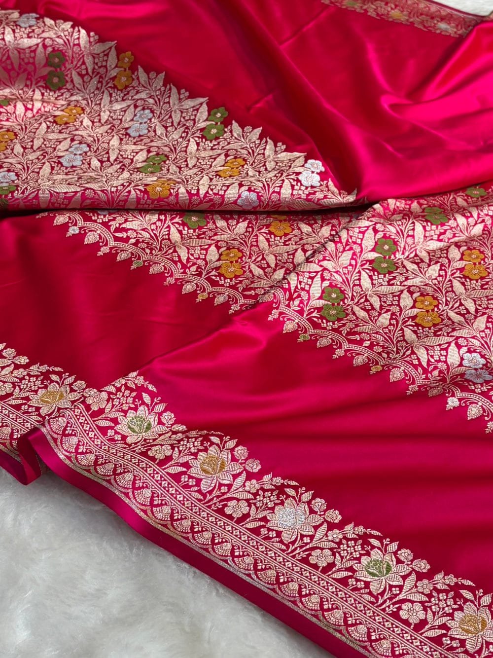Neelkamal Vaibhav Banarasi Katan Silk Saree