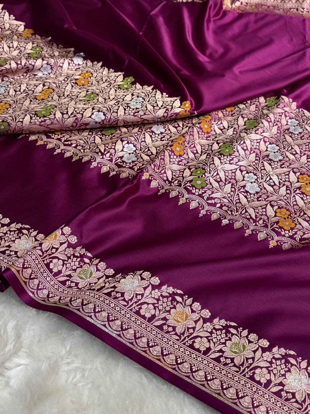 Neelkamal Vaibhav Banarasi Katan Silk Saree