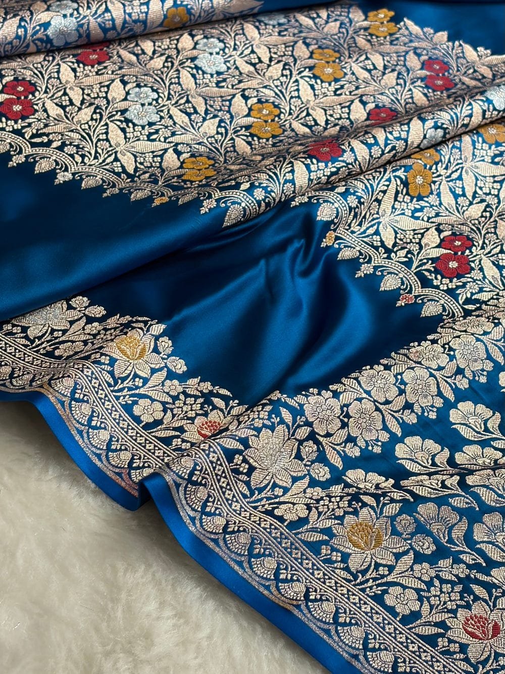 Neelkamal Vaibhav Banarasi Katan Silk Saree