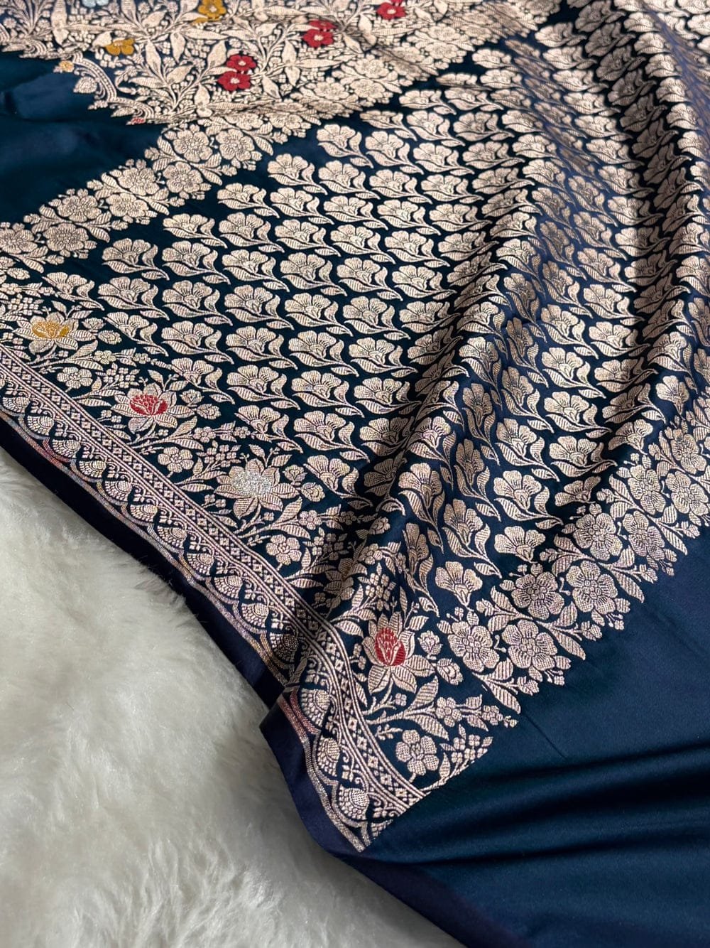 Neelkamal Vaibhav Banarasi Katan Silk Saree