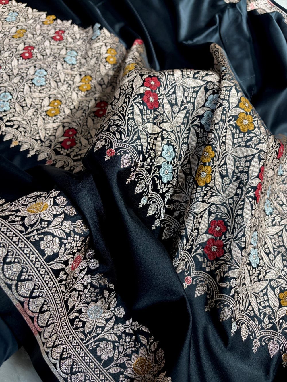 Neelkamal Vaibhav Banarasi Katan Silk Saree