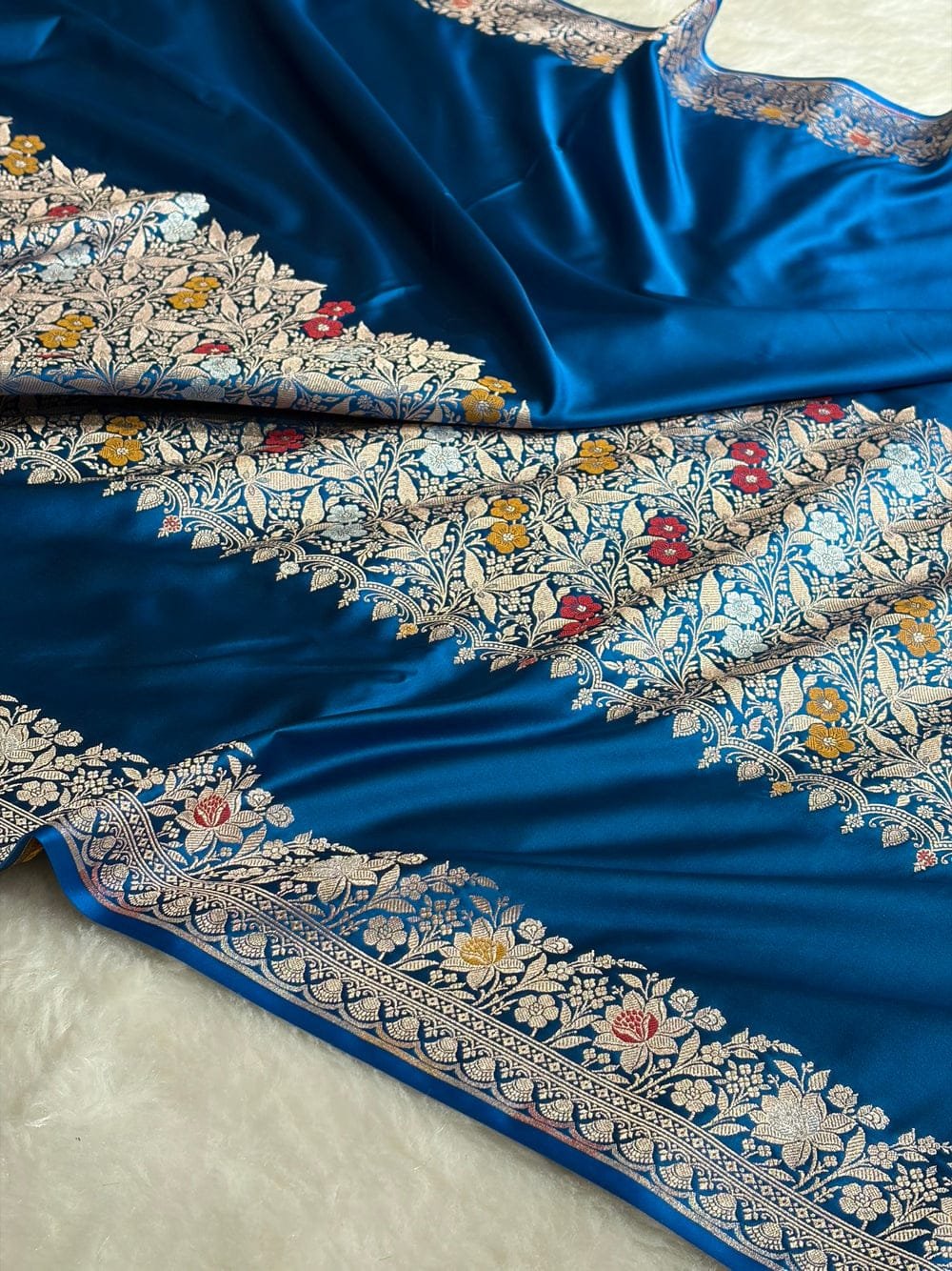 Neelkamal Vaibhav Banarasi Katan Silk Saree