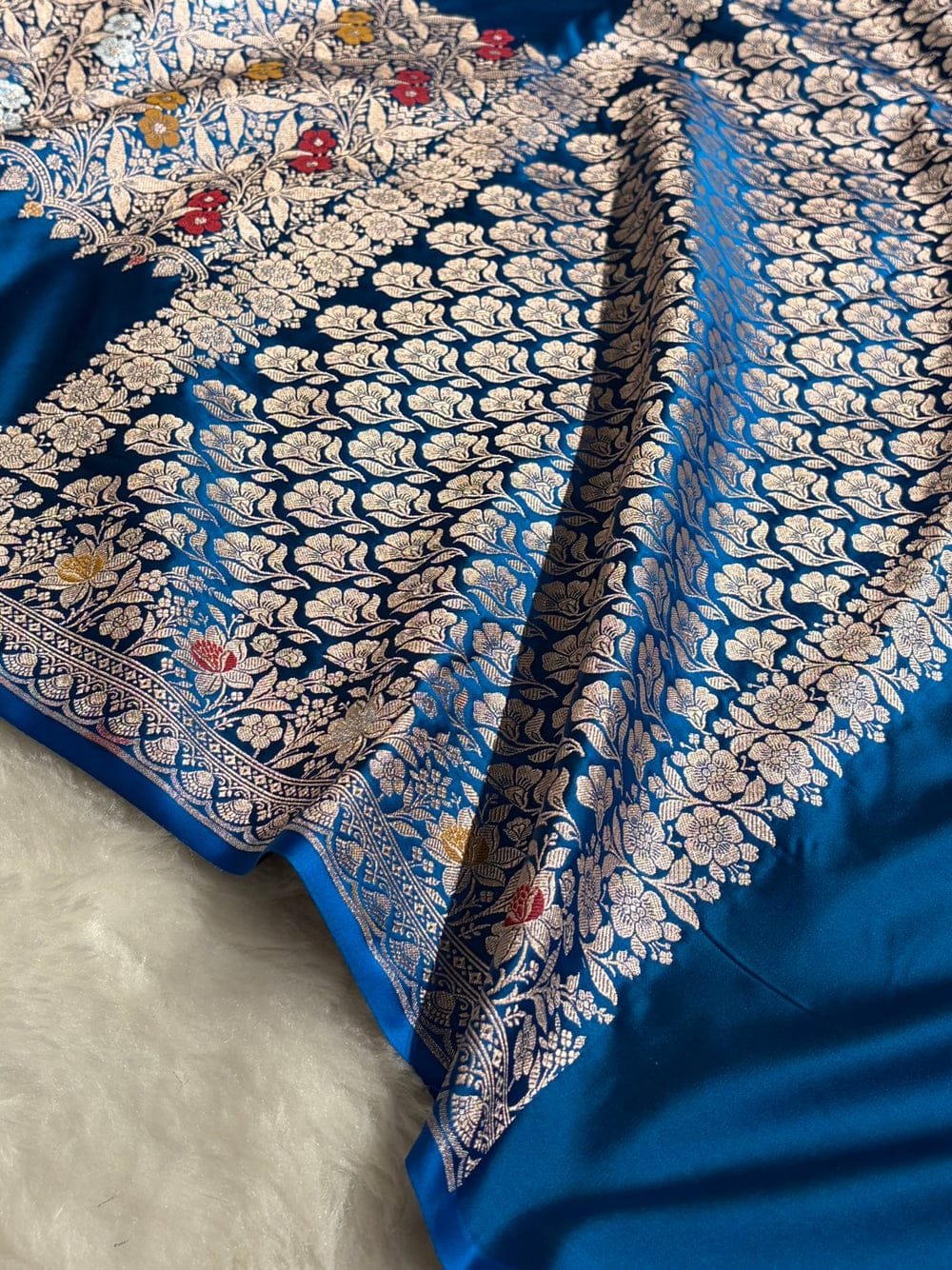 Neelkamal Vaibhav Banarasi Katan Silk Saree