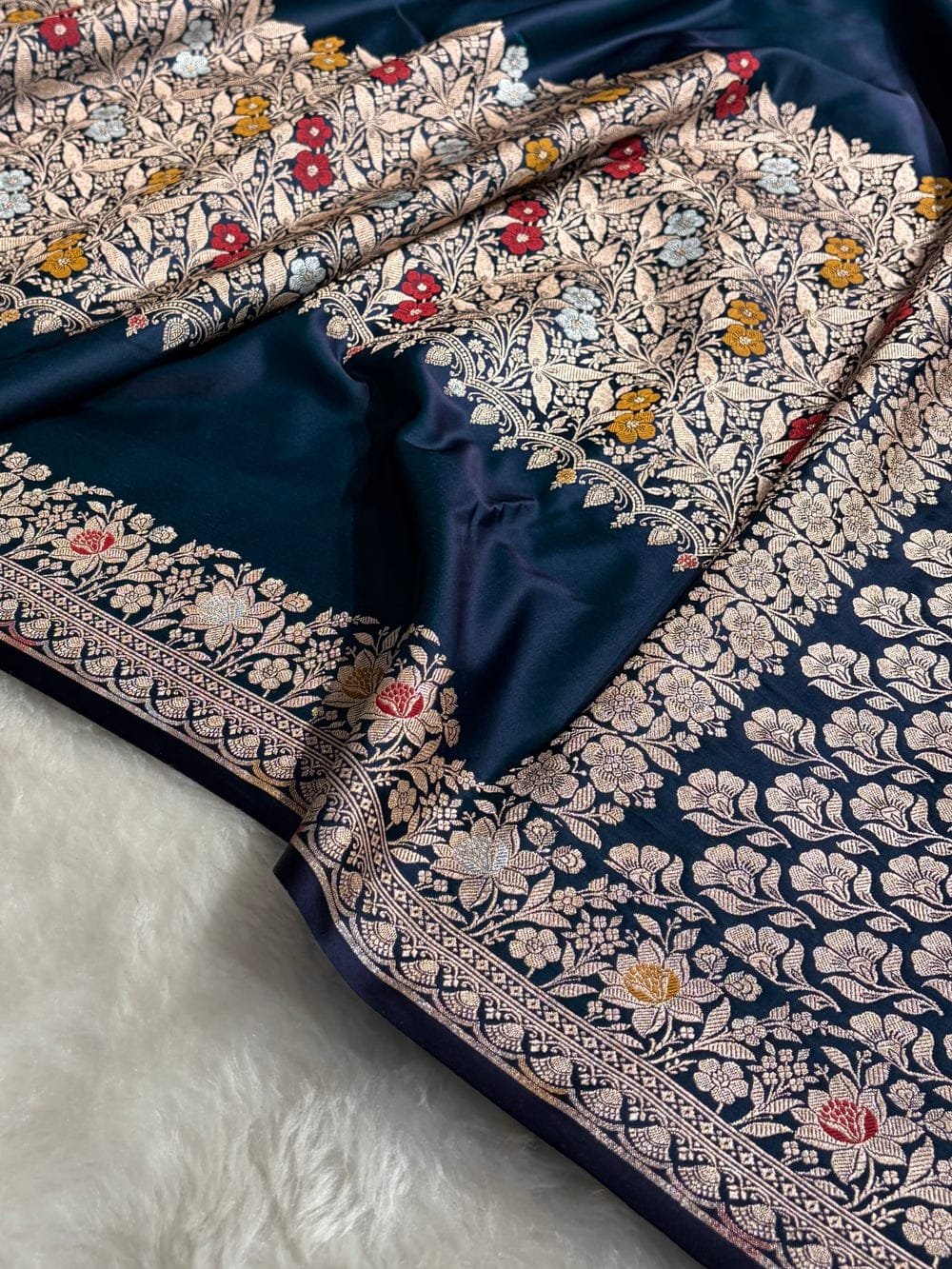 Neelkamal Vaibhav Banarasi Katan Silk Saree