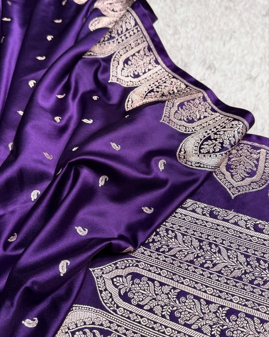 Neelkamal Vaibhav – Royal Banarasi Mashru Katan Silk Saree